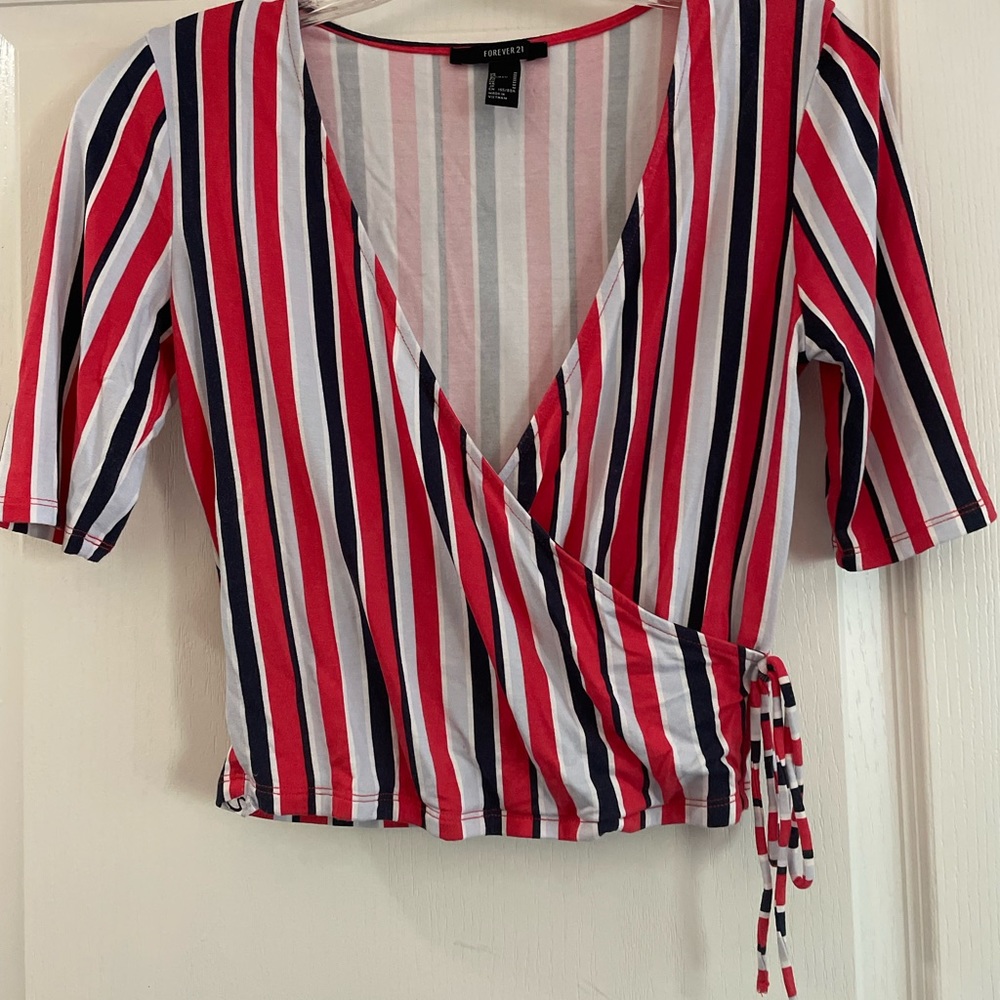 Forever 21 Wrap around crop top